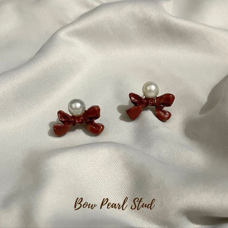 Bow Pearl Stud