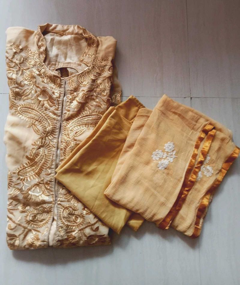 Embroidered Kurta Set