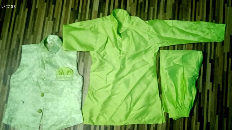Festive Green Boys&#39; Kurta Set