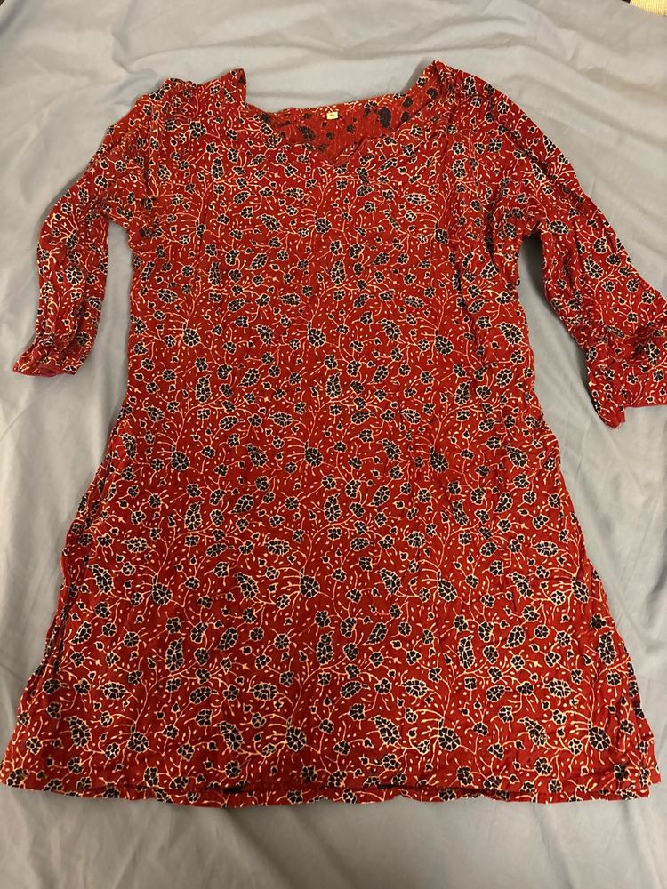 Red Kurti