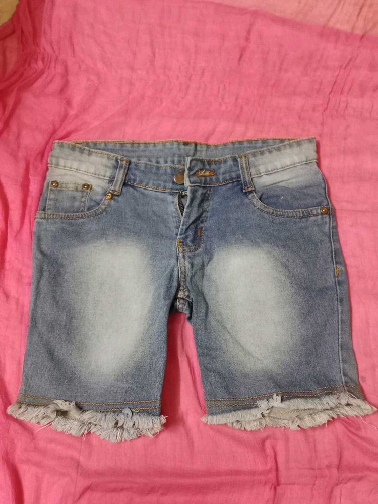 Frayed Hem Denim Shorts