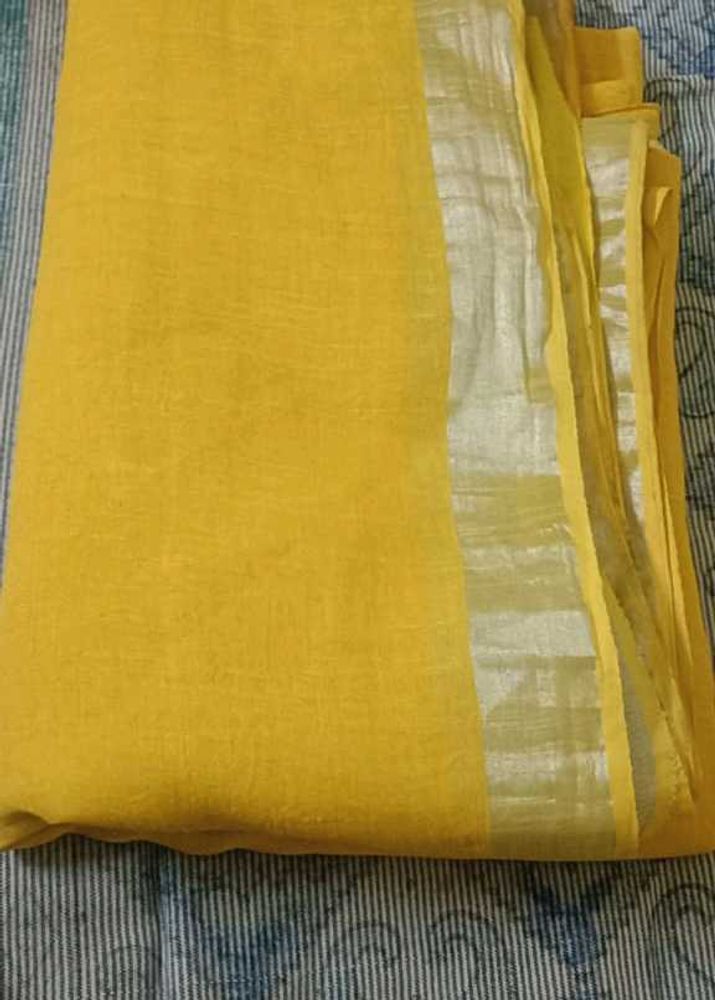 plain linen saree with floral print blouse