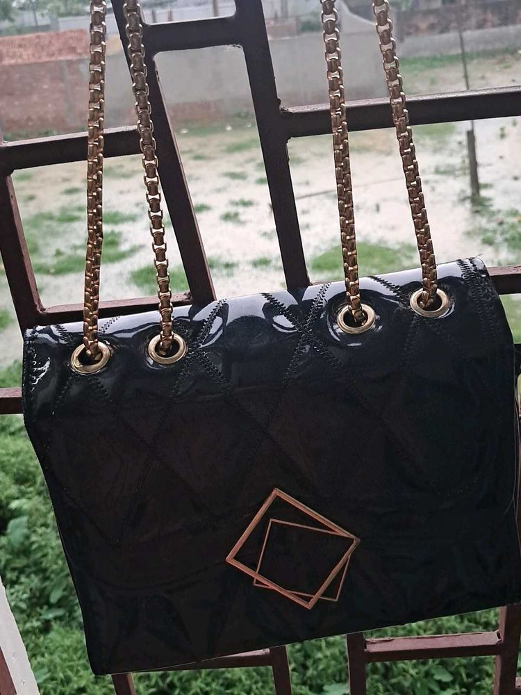 Black Patent Quilted Chain Bag🌷✨️