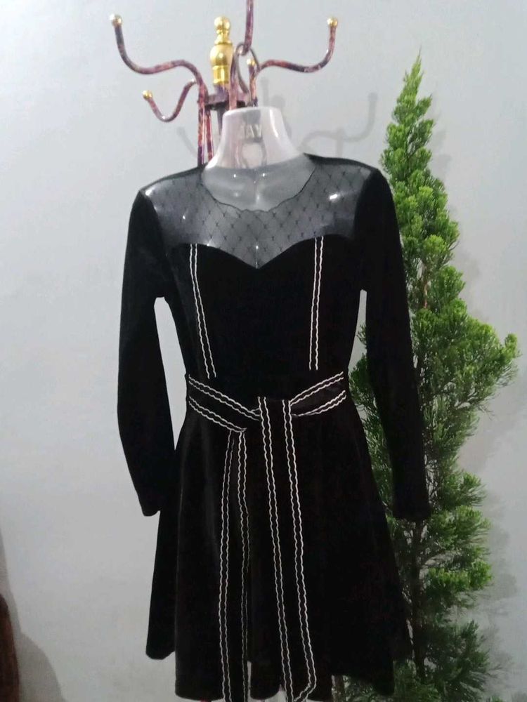 Elegant Black Dress