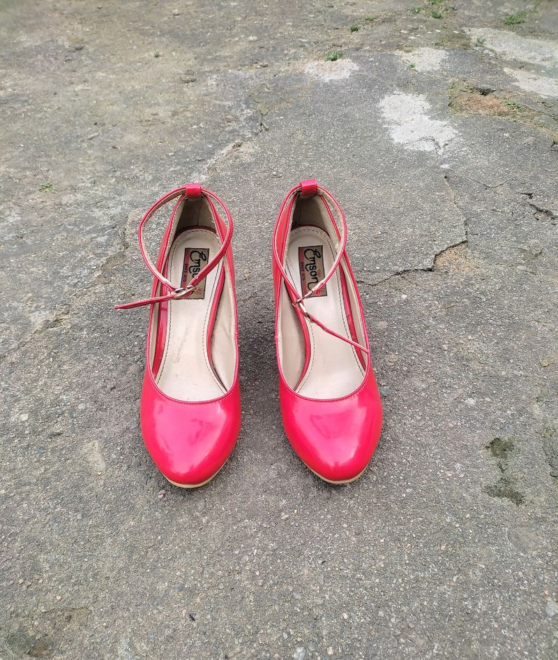 Red Heel