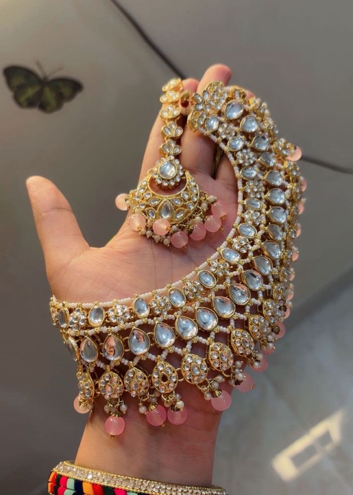 Elegant Kundan Necklace Set