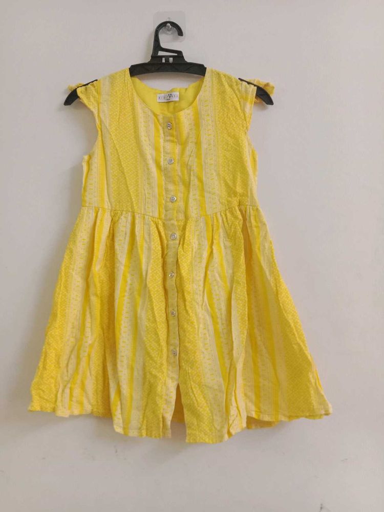 I am Decluttering My Wadrobe