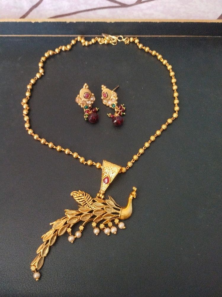 Peacock Design Necklace With Pearl