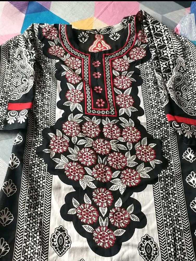 combo of 5 kurti and 2 bottom wear