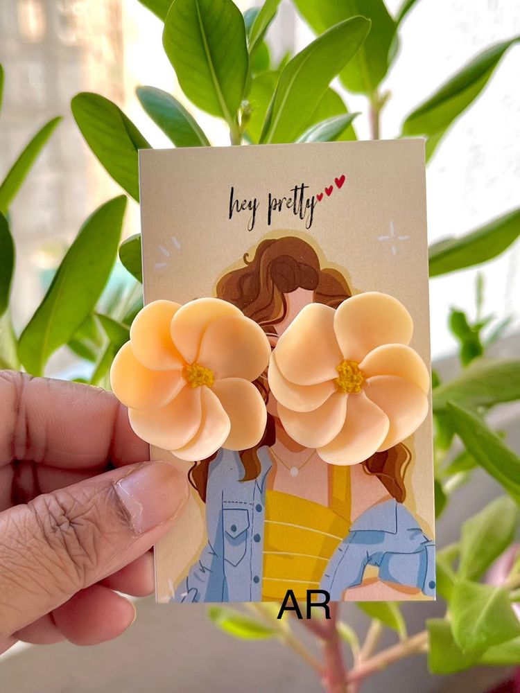 Big Flower Stud