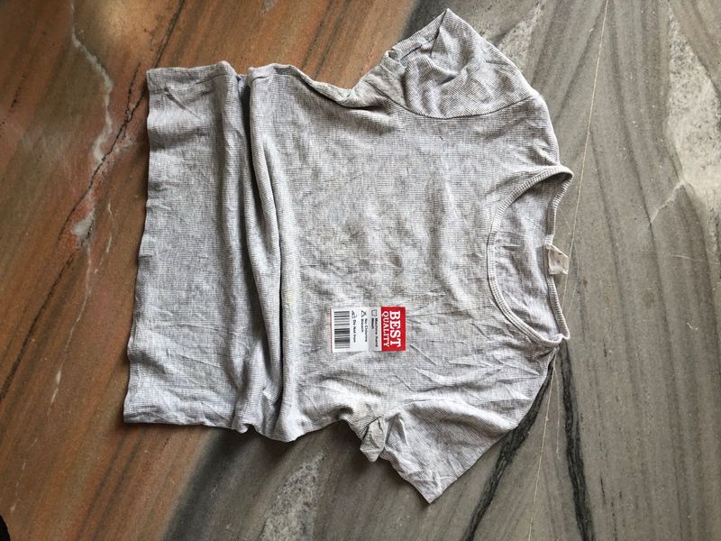 Cute 🌷Grey stretchable wool tee🎗️