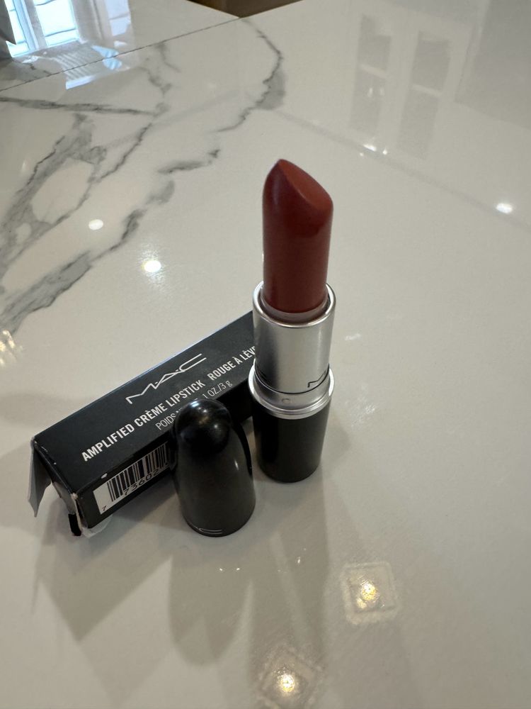 ⭐️MAC⭐️ Lipstick Smoked Almond