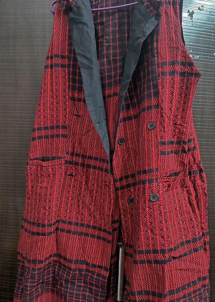 Taavi Ethnic Shrug