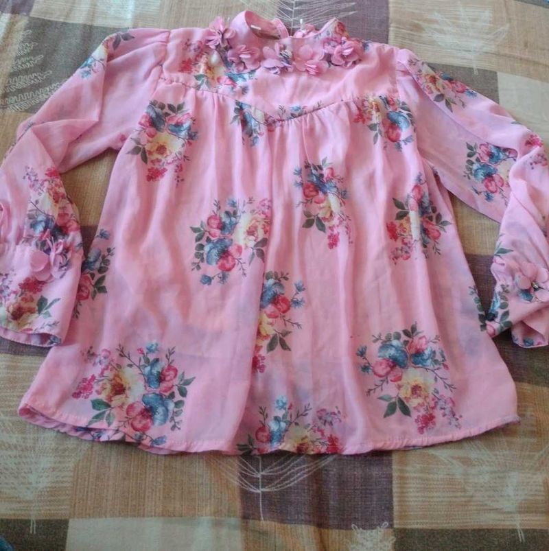 🩷 Floral Top