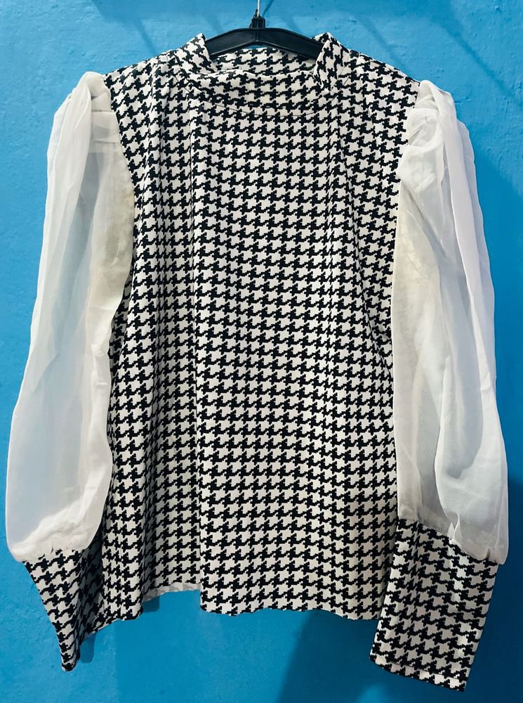 Houndstooth Puff Sleeve Top