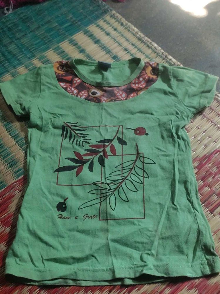 Green Graphic Print Top