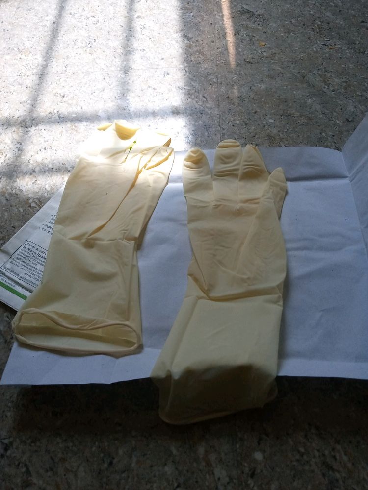 Surgical Gloves 17 Pairs