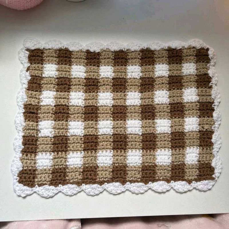 crochet desk mate