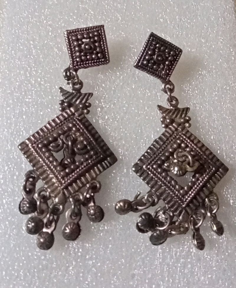 Oxidized Studs