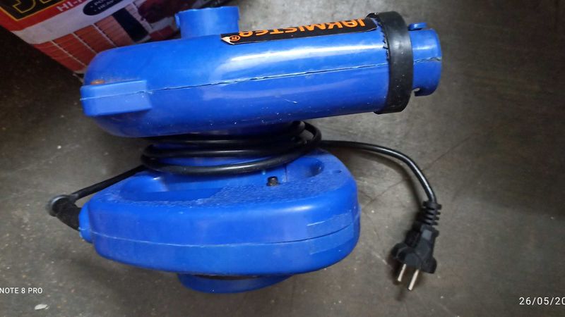 Vacuum Cleaner And Blower