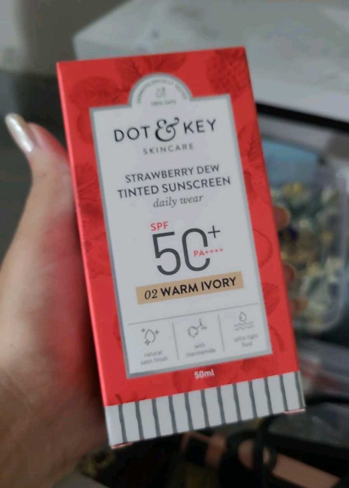 Dot &amp; Key Strawberry Tinted Sunscreen SPF 50