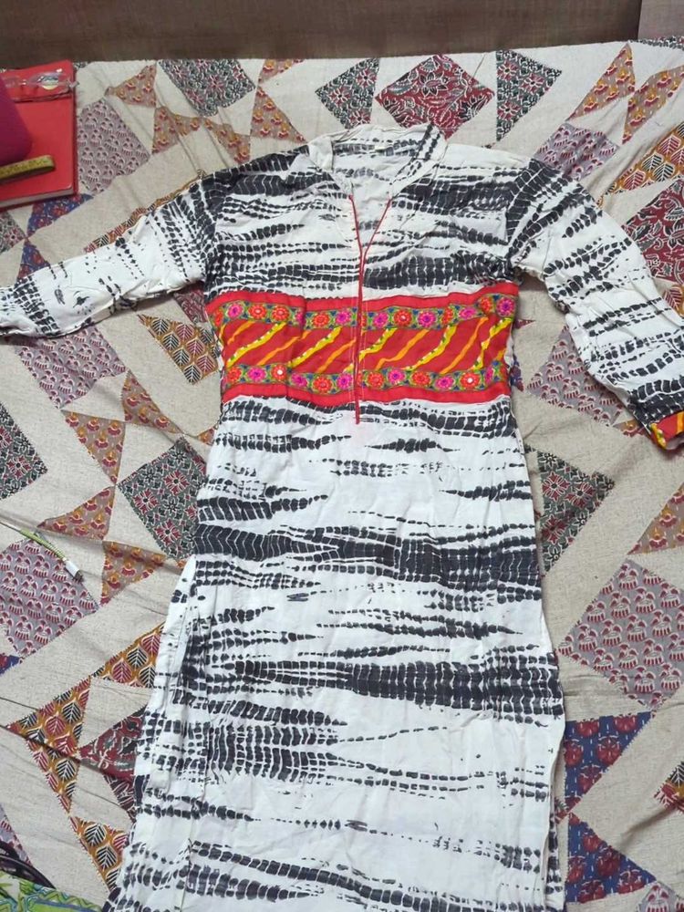 ✅ BARGAIN✅ Pretty Kurti- Brand New