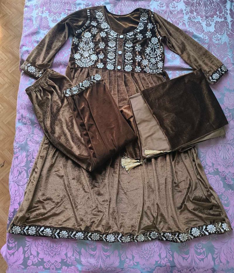 Brown Embroidered Kurta Set With Palazzo And Stole