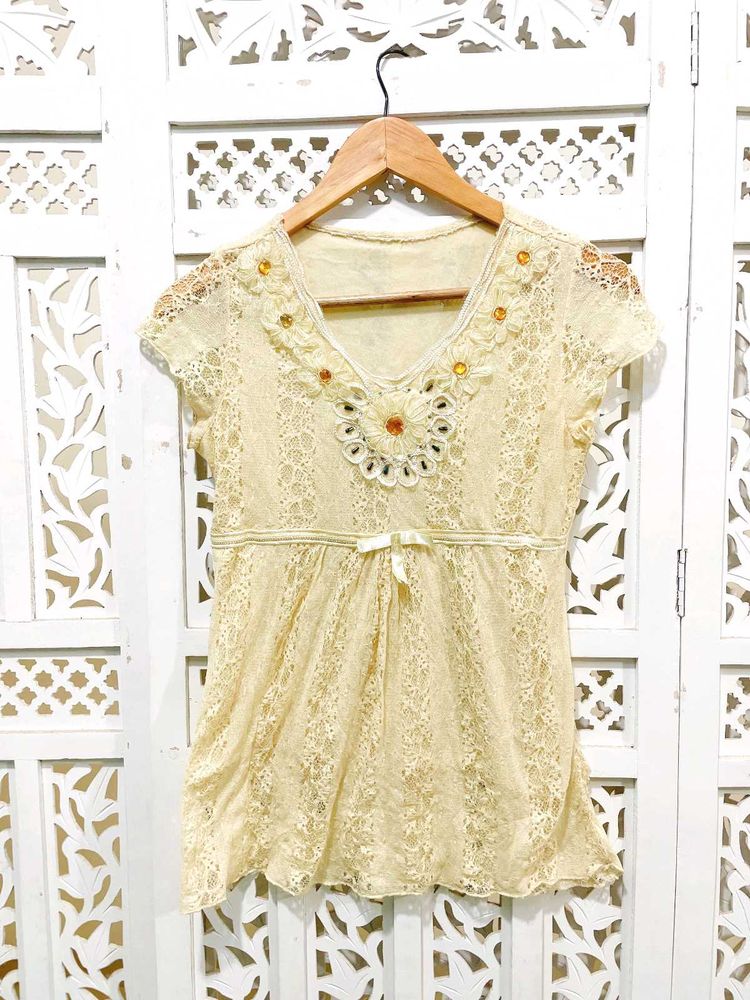 Vintage Inspired Laced Peplum Top