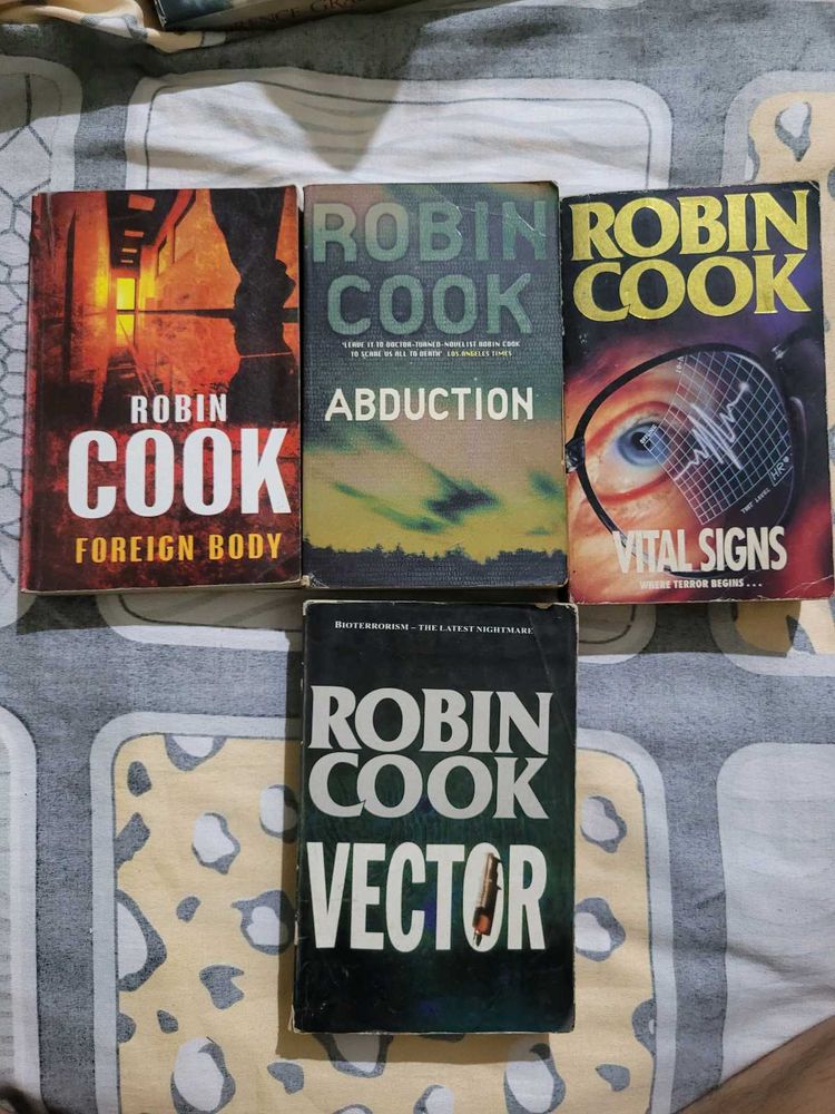 Combo sets of Robin Cook books 📚