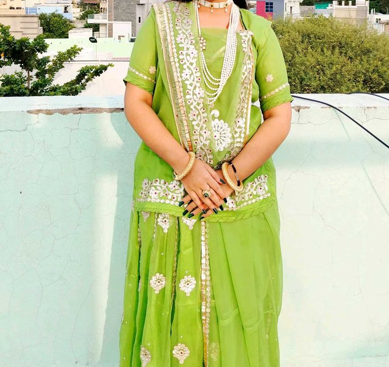 Elegant Green poshaak