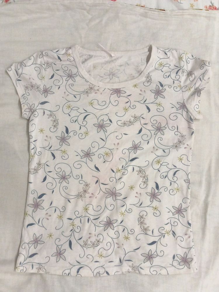 Woman&#39;s Tshirt