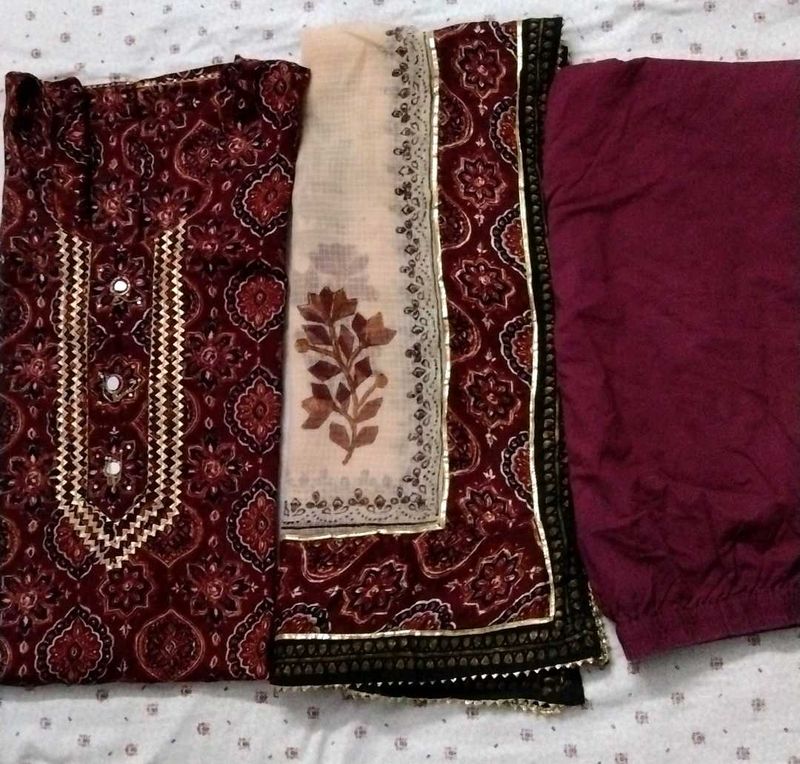 Maroon Pant Suit With Elegant Dupatta
