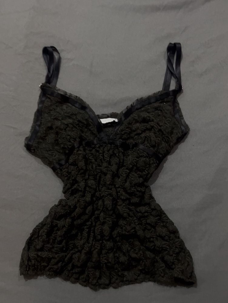 Olive textured top fits sizes 30–36 bust