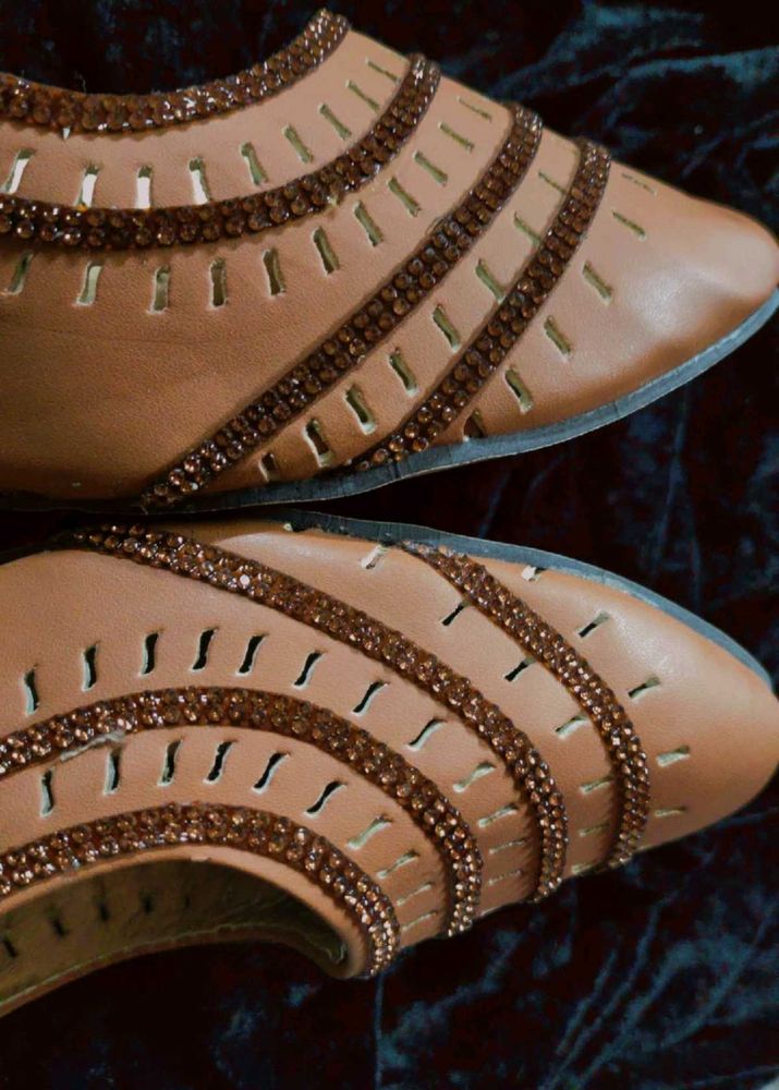 Elegant Ethnic Style Belly