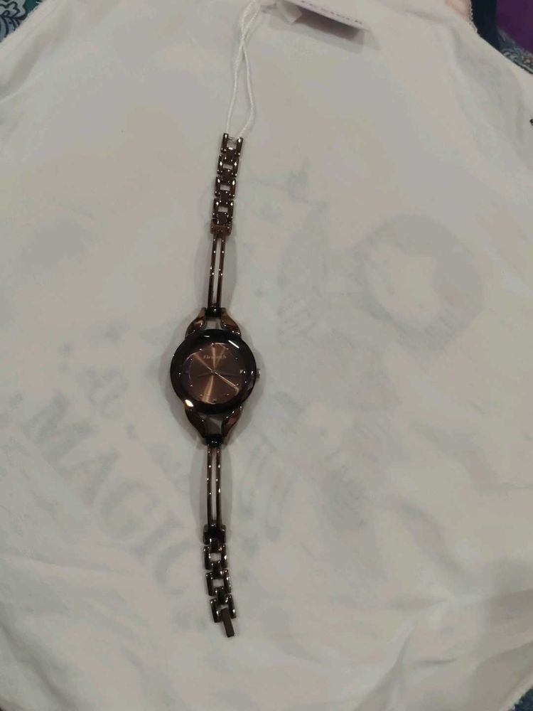 Elegant Brown Women&#39;s Watch