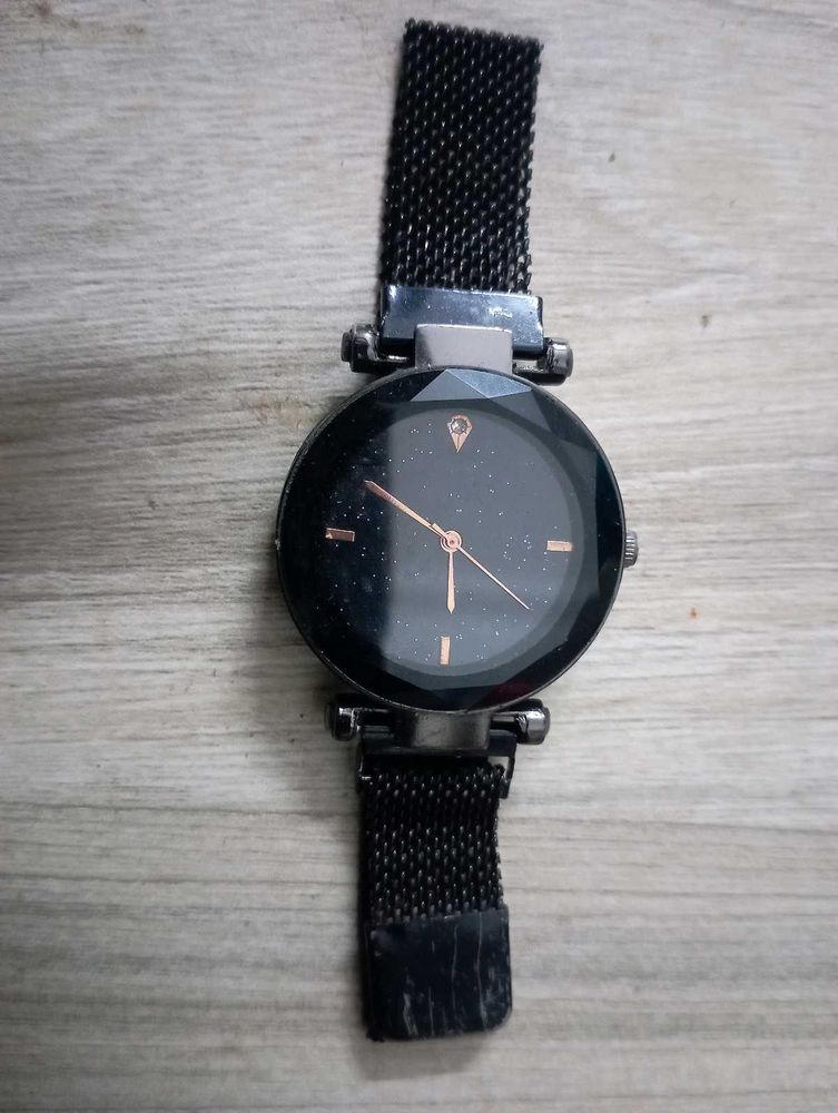 Stylish Black Hand Magnet Watch