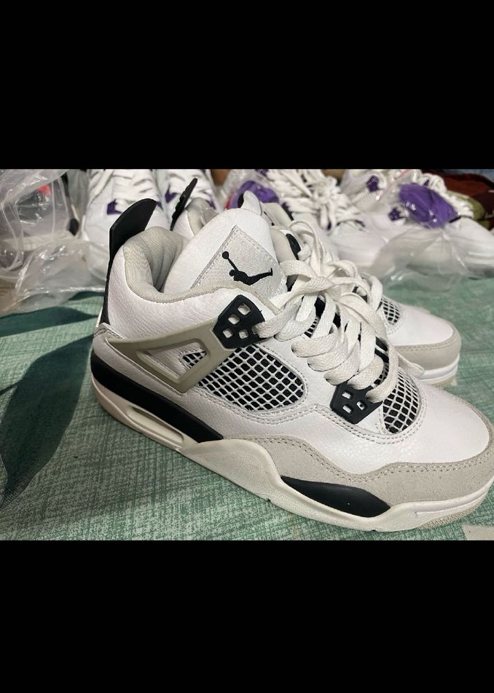 Jordan 4 Retro
