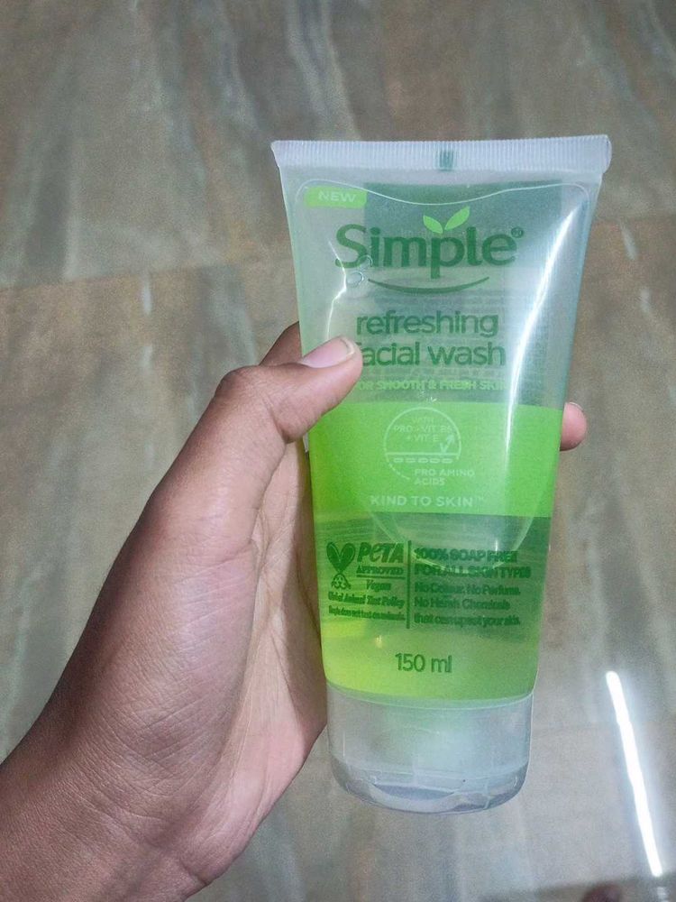 Simple Refreshing Facial Wash