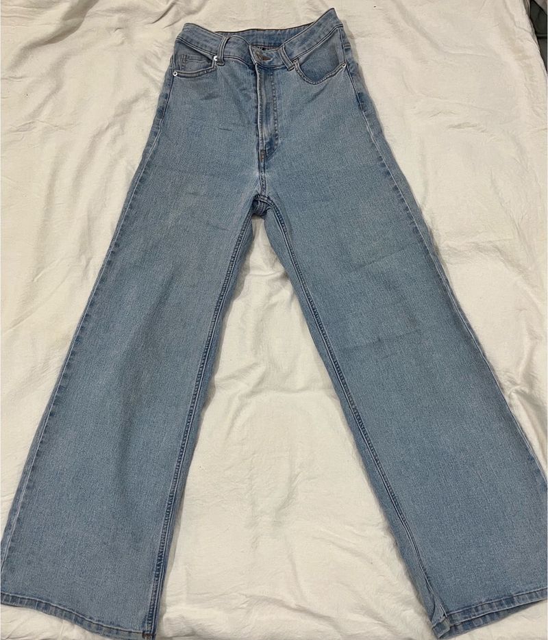 Wide Leg Light Wash Jeans