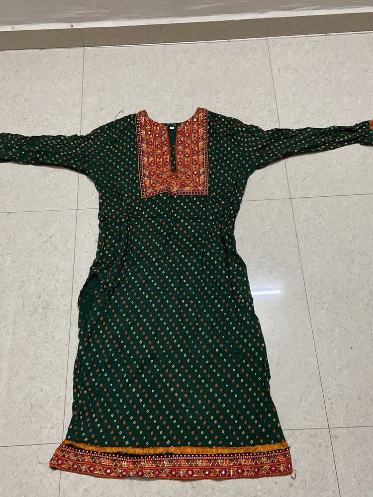 Green Embroidered Kurta