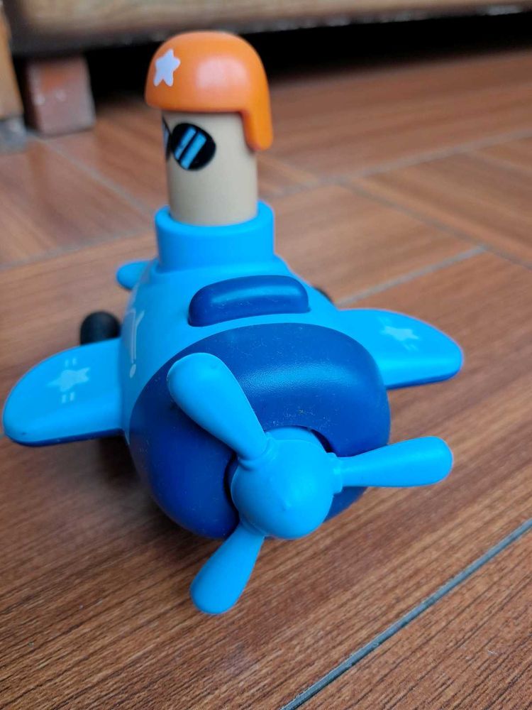 55)Toy Airplane with Pilot &amp; Candy Flower