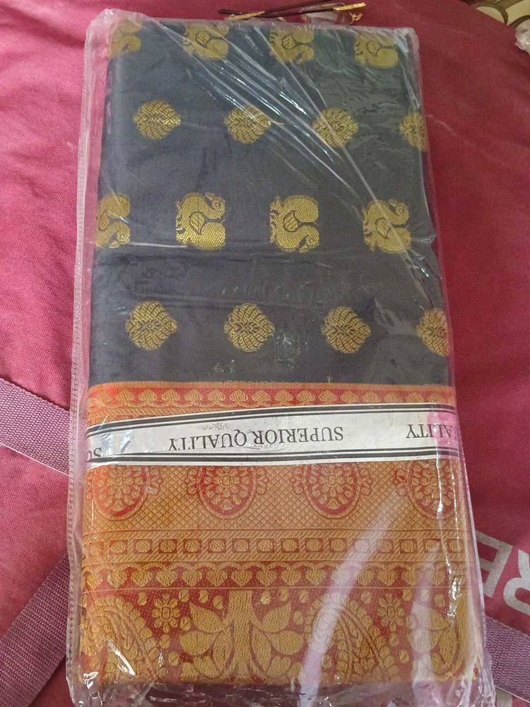 Black And Red Banarasi Saaree