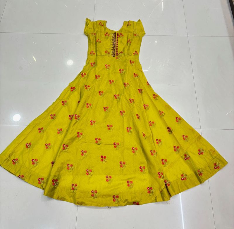 Elegant Yellow Ethnic Gown