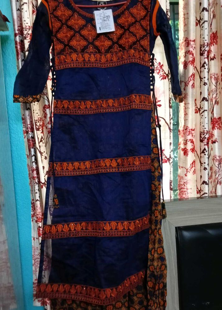 Elegant Blue &amp; Orange Embroidered Kurti