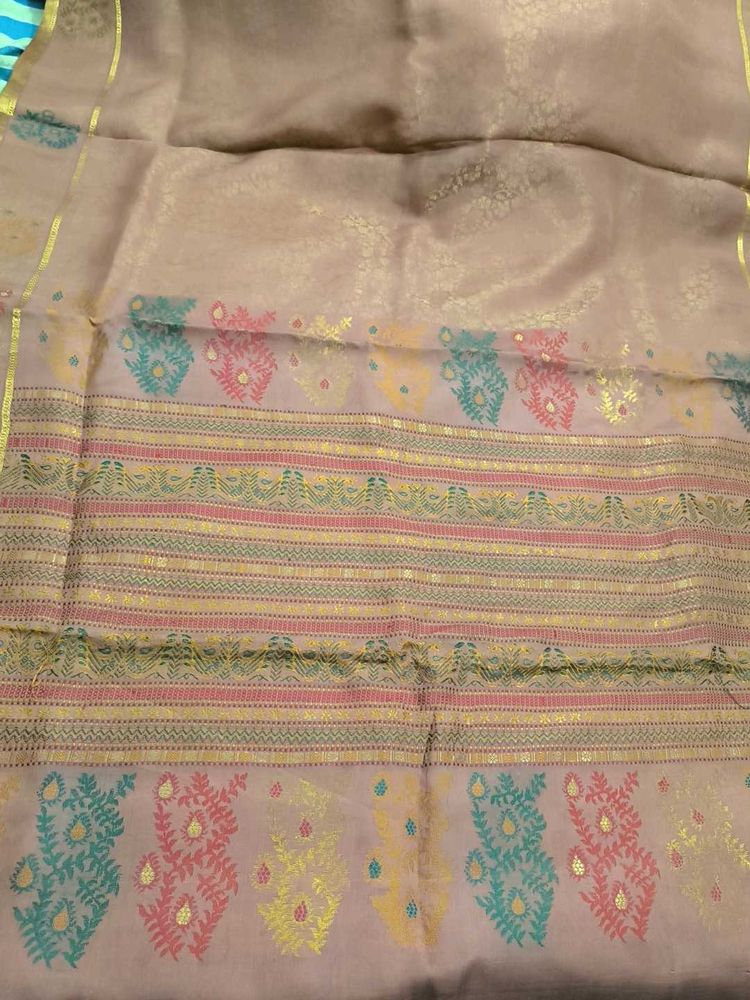 Vintage Tissue Silk Saree - Elegant Design