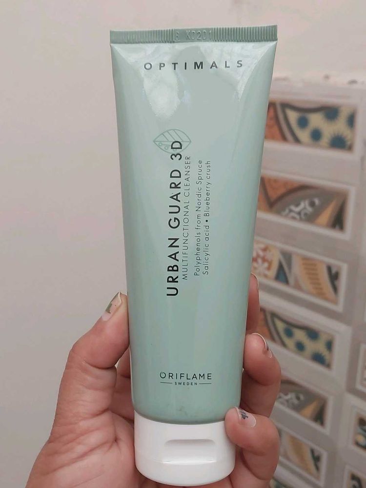 Oriflame Urban Guard 3D Cleanser