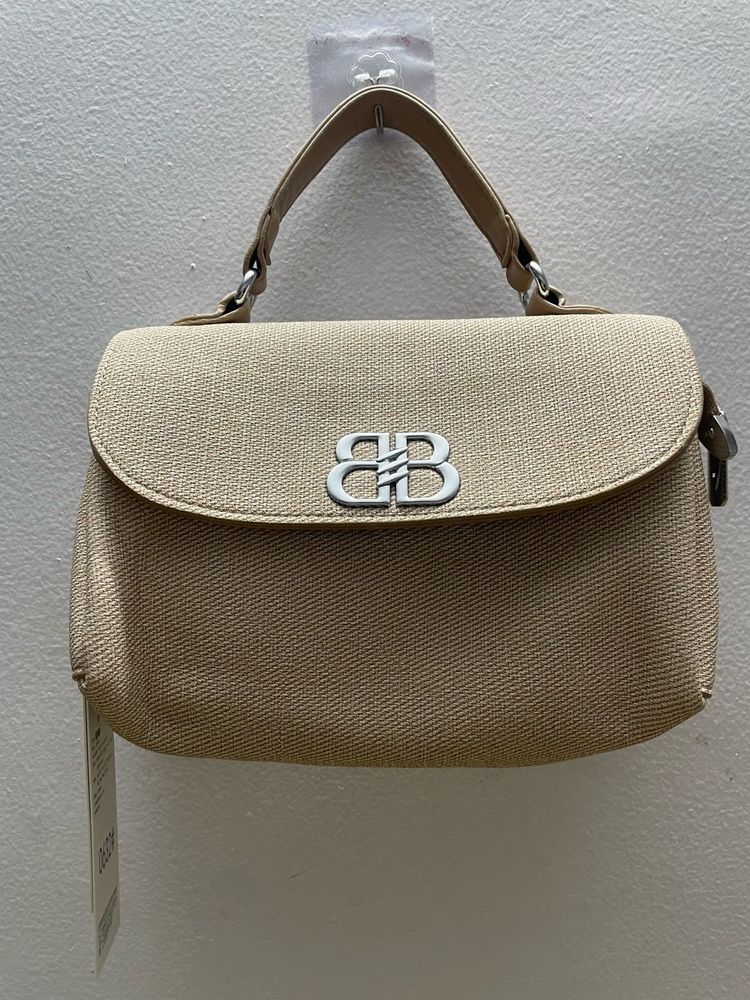 Chic Beige Handbag