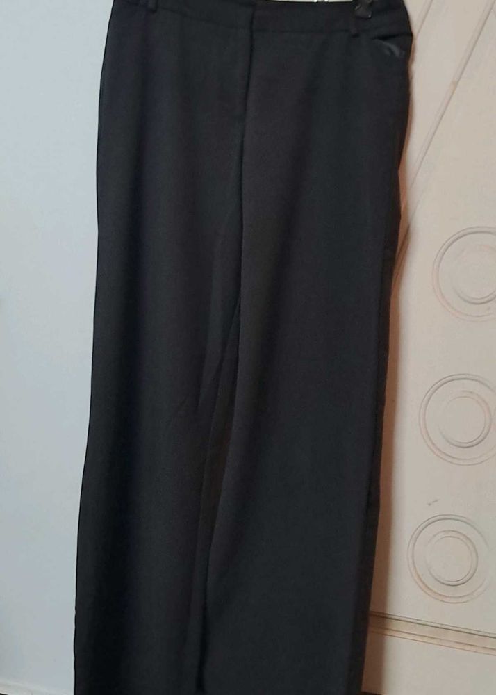 Classic Black Trousers -31