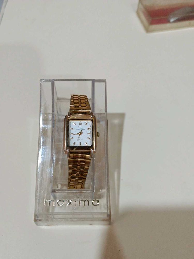 Maxima Gold Watch