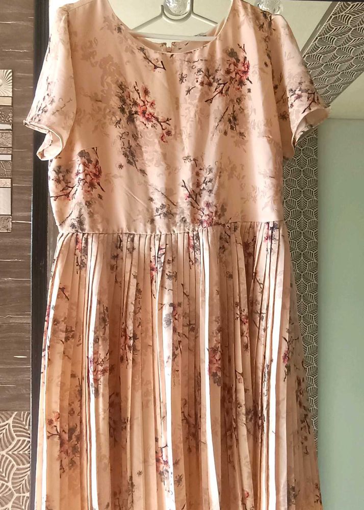 Floral Print Pleated Midi Dress